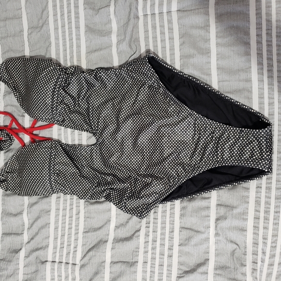 Swimsuit - Picture 4 of 4